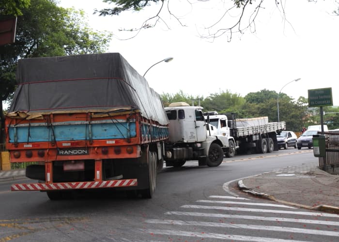 Rota de cargas pesadas diminui em 51% o trânsito de caminhões na cidade