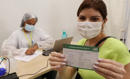 Na terça-feira (9), 343 profissionais da Saúde autônomos foram vacinados contra a Covid-19 no EducaMais Jacareí