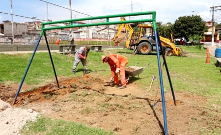 Zeladoria e meio ambiente: mais duas praças passam por limpeza e manutenção