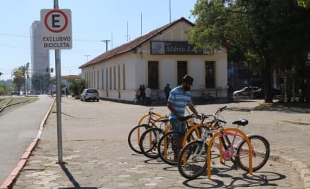 Ciclistas de Jacareí contam com bicicletários por toda a cidade