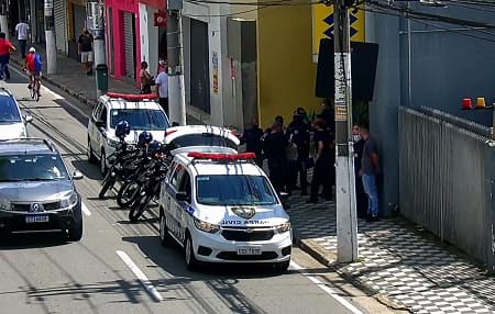 Guarda Civil realiza flagrante em frente à agência bancária no Centro de Jacareí