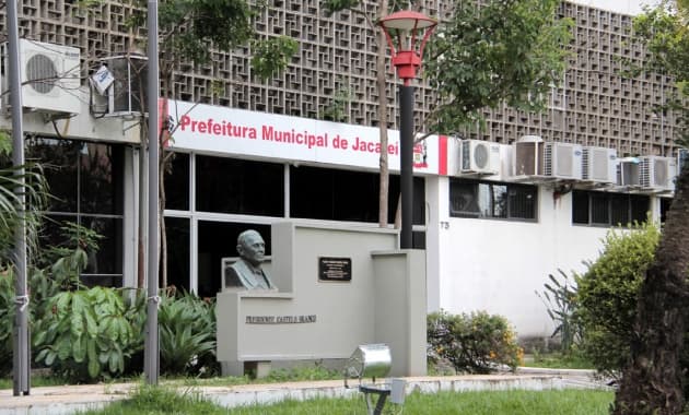Abre e Fecha no feriado de Tiradentes, nesta quarta (21)