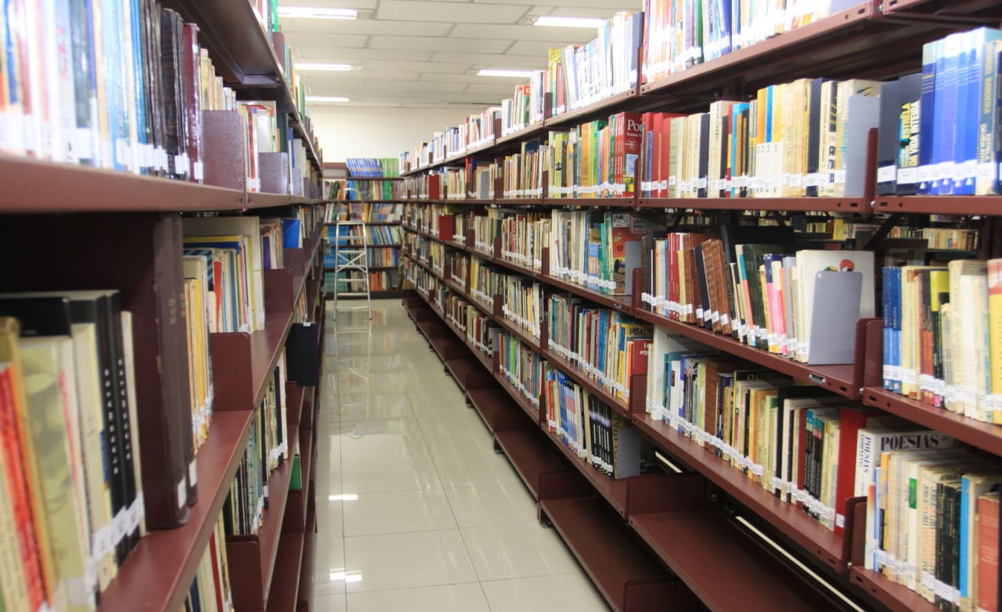 Biblioteca e ONG RECODE abrem inscrições para cursos