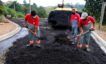 Mais duas ruas recebem asfalto no Jardim Bela Vista I