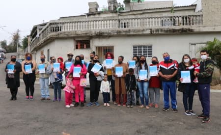 Moradia! Pró-Lar realiza cerimônia do termo de posse de novos terrenos para 29 famílias que moravam no Bela Vista I, em Jacareí