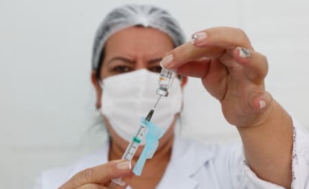 Vacina! Jacareí imuniza pessoas de 23 a 18 anos e realiza aplicação de segunda dose entre terça (10) e sábado (14)