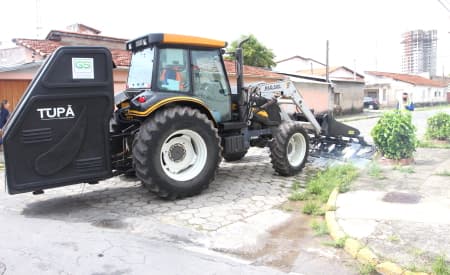 Em seis meses, capina elétrica esteve em 55 bairros e 663 ruas de Jacareí