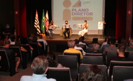 Conselho do Plano Diretor toma posse na Sala Mário Lago