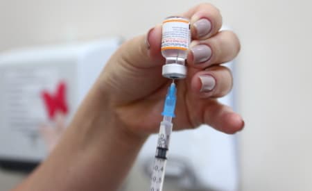 Vacinação! Toda população acima de 5 anos pode se vacinar contra a COVID-19 neste sábado (5), em Jacareí