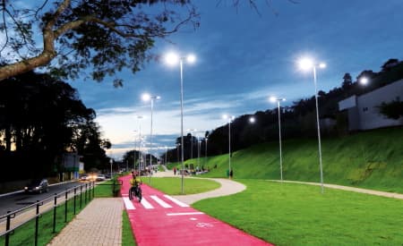 Depois da ação de vândalos, Parque Cassununga recebe nova fiação e pontos de luz são religados