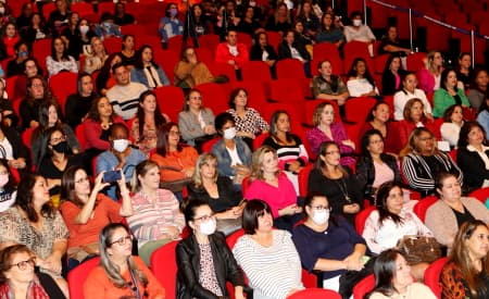 Educação premia professores por boas práticas pedagógicas