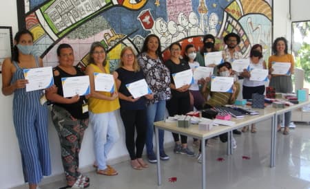 Curso de Restauro e Encadernação forma 20 alunos com entrega de certificados em Jacareí