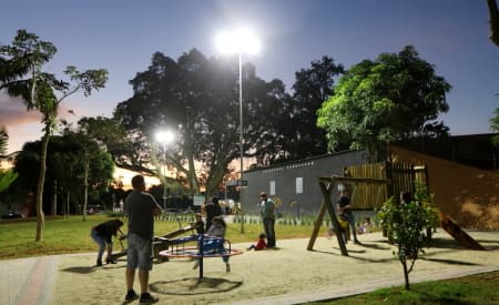 Academia ao ar livre, pista de caminhada, iluminação de led e playground: Praça ‘Herói de Alcântara’ é entregue revitalizada, no Jardim Terras de São João