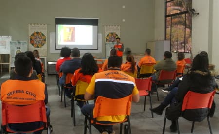 Jacareí sedia seminário sobre prevenção de riscos em caso de desastres naturais