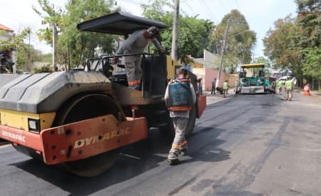 Reta final! Plano de recuperação de vias centrais de Jacareí asfalta três vias até a próxima quarta-feira