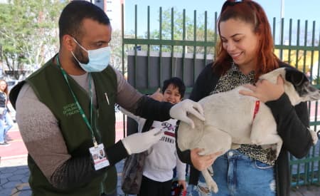 Proteja seu pet! Prefeitura de Jacareí realiza vacinação antirrábica para cães e gatos no domingo (3), no Parque da Cidade