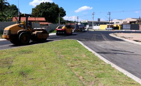 Prefeitura realiza “Pare e Siga” nas avenidas Castelo Branco e Malek Assad para obras de asfalto