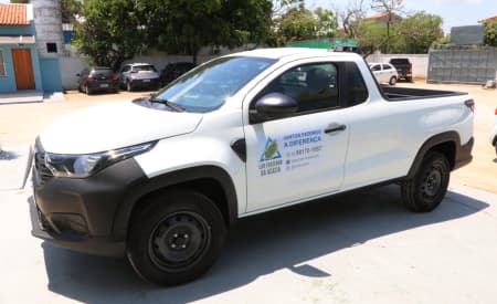 Lar Fraterno da Acácia recebe veículo para suporte em atendimentos