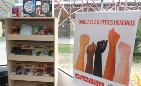Prefeitura entrega mais 840 livros sobre história Africana e Indígena às bibliotecas de Jacareí