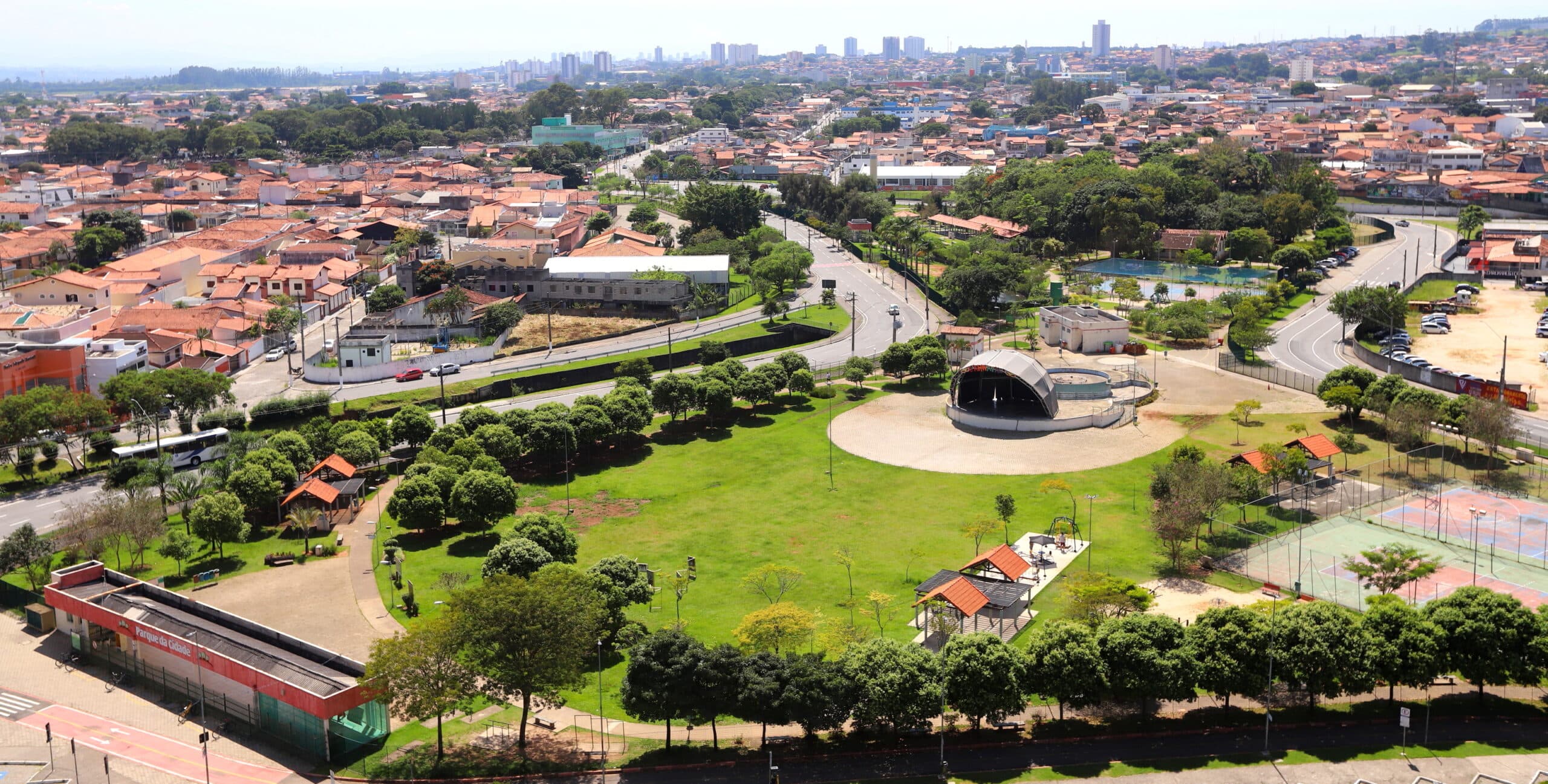 “Domingo no Parque” cria circuito em volta do Parque da Cidade exclusivo para práticas esportivas e de lazer, neste domingo (17)