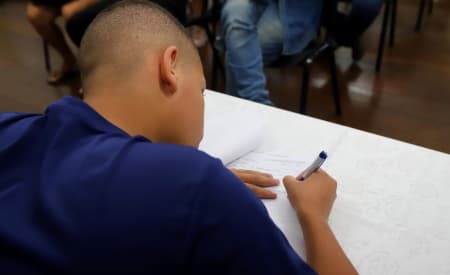 Jovens da Fundação CASA assinam contrato de aprendizagem no acordo entre Prefeitura de Jacareí e Ministério Público do Trabalho