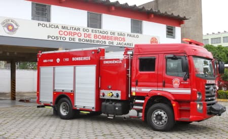 Corpo de Bombeiros de Jacareí recebe caminhão 0KM