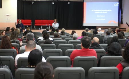 Cerca de 200 pessoas participam de XIII Conferência Municipal de Assistência Social sobre o SUAS