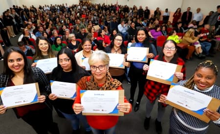 Cerimônia de formatura de cursos profissionalizantes do programa Educamais Lamartine reúne 730 alunos