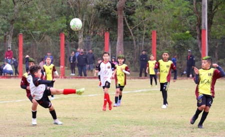 Campeonato de futebol de base de Jacareí reúne mais de 900 atletas, a partir deste sábado (14)