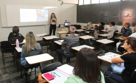 Prefeitura de Jacareí promove curso de formação de Cuidador de Idosos a profissionais da área da Saúde