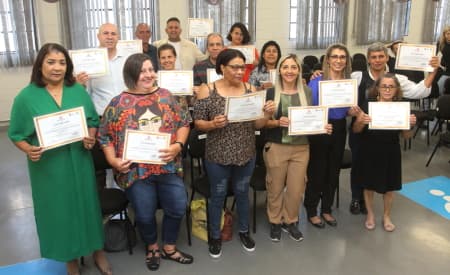 Prefeitura de Jacareí realiza formatura da primeira turma do curso de Cuidador de Idosos