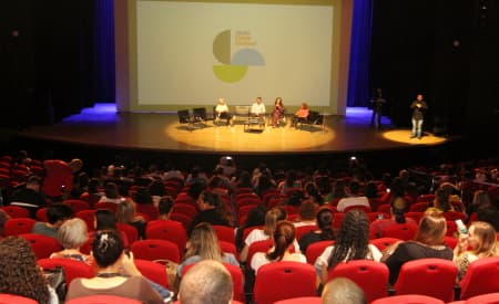 ‘II Seminário Cidade Saudável’ reúne cerca de 300 pessoas, no Teatro Ariano Suassuna, em Jacareí
