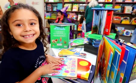 Feira Literária de Jacareí distribuirá 24 mil livros no final de semana para alunos municipais