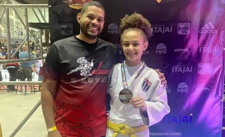 Judô de Jacareí conquista ouro e bronze no Interestadual
