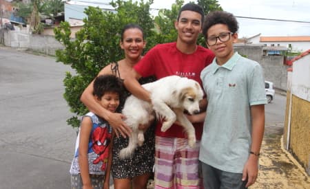 Microchipagem de pets permite que dois cachorros perdidos reencontrem seus tutores, em Jacareí