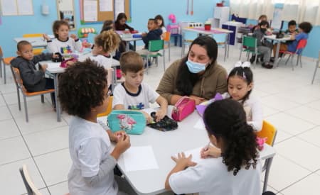 Rede Municipal de Educação de Jacareí recebe Ouro no Selo Nacional do Compromisso com a Alfabetização