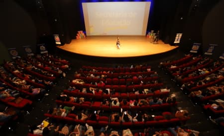 Educação recepciona 2 mil educadores para início do ano letivo e lança novo programa “Conectando ODS”
