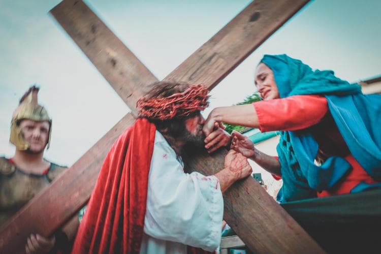 Encenação da Paixão de Cristo acontece neste sábado (23) na Paróquia São Francisco de Assis