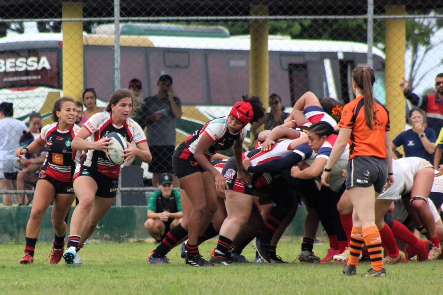 Equipe feminina do Jacareí Rugby vai em busca de título inédito no Campeonato Paulista, no sábado (27)