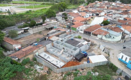 Prefeitura de Jacareí e Fundação Pró-Lar assinam documento para regularização de imóveis da Rua Javari