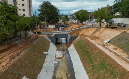 Combate às enchentes! Prefeitura entrega obra de canalização em afluente do Córrego do Tanquinho, no Cidade Nova Jacareí