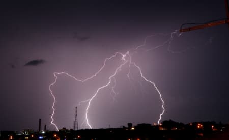 Defesa Civil alerta para previsão de temporais até domingo (2) em Jacareí
