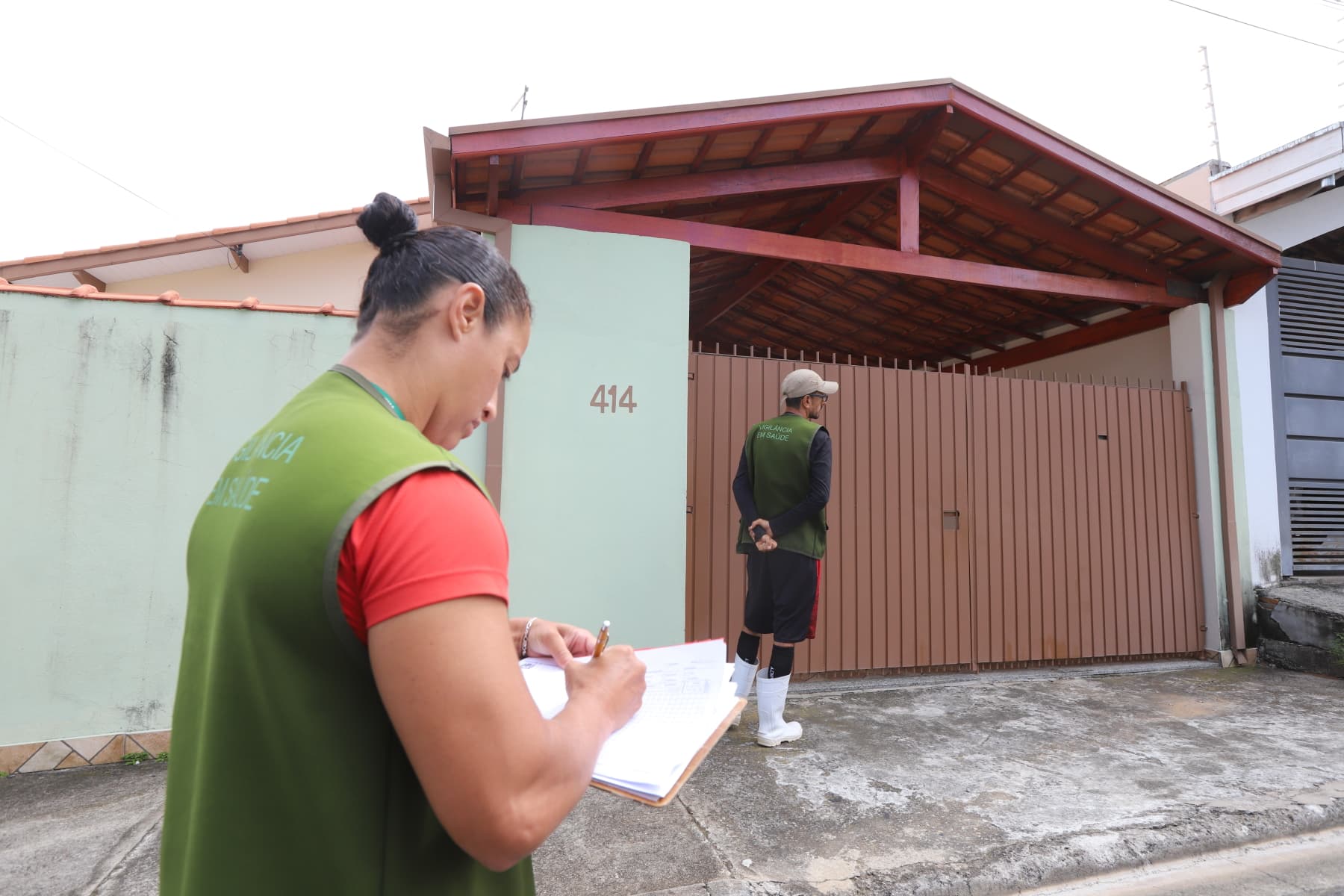 Combate à dengue tem cronograma com vistorias, cata-treco e nebulização em diferentes bairros; confira cronograma semanal