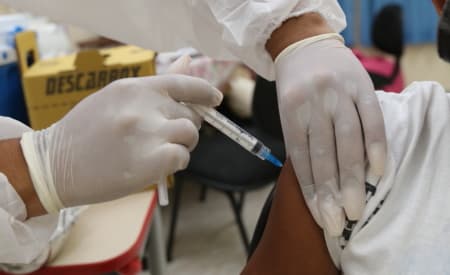 Vacinação nas escolas: Prefeitura inicia campanha para atualizar a caderneta vacinal de crianças e adolescentes
