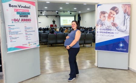 Mais de 100 pessoas participam do “1º Simpósio Falando de Partos”