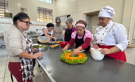 Prefeitura de Jacareí e ‘Qualifica SP’ encerram curso de Culinária Básica