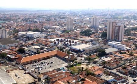 Jacareí abriu mais de 1.300 vagas formais de emprego no primeiro semestre de 2025