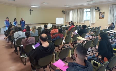 Fundação Pró-Lar visita entidades assistenciais para cadastro itinerante habitacional