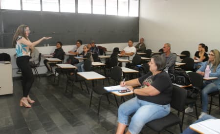 Inscrições para curso profissionalizante gratuito de Cuidador de Idosos começam nesta sexta-feira (22)