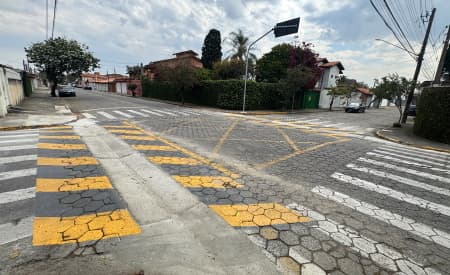 Serviços de infraestrutura realizados pela Prefeitura proporcionam melhorias em drenagem de ruas no Jardim Santa Maria